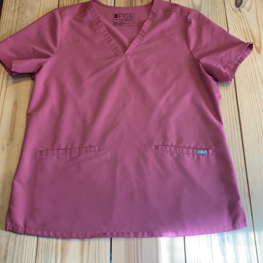 Figs 3 pocket Casma Top